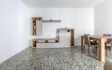 Appartamento a Milano Via Longarone 3 locali