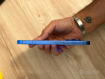 iPhone 16 Blu