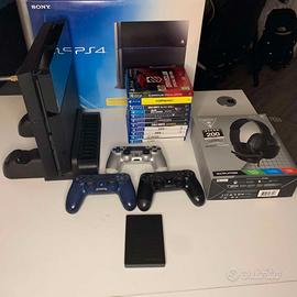 PS4 500GB + 11Giochi + 3 Controller + Cuffie + 1TB