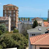 Guarda qui che meraviglia, passa in agenzia