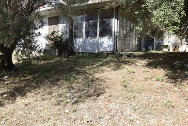 Rustico / Casale di 240 m² con più di 5 locali a F