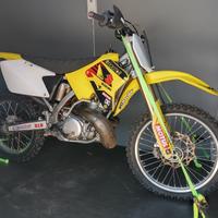 Suzuki RM 250 2 tempi