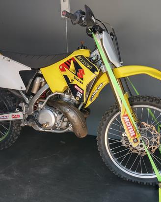 Suzuki RM 250 2 tempi