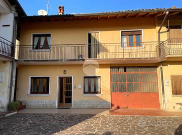 CASA SEMINDIPENDENTE A OME