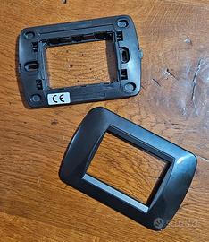 100 Supporti + placche prese elettriche