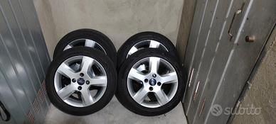 Cerchi e Gomme Ford Fiesta Road Stone 195/50 R15