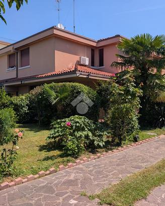 PORZIONE DI BIFAMILIARE A TREVISO