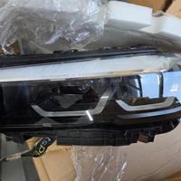 Bmw serie 5
G30 dal 2016 fanale anteriore sx