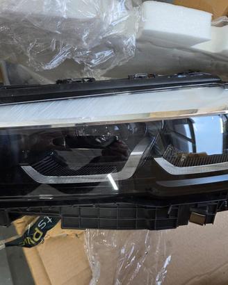 Bmw serie 5
G30 dal 2016 fanale anteriore sx