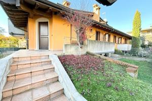 PORZIONE DI QUADRIFAMILIARE A DELLO