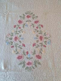copriletto matrimoniale NUOVO ciniglia ricamato