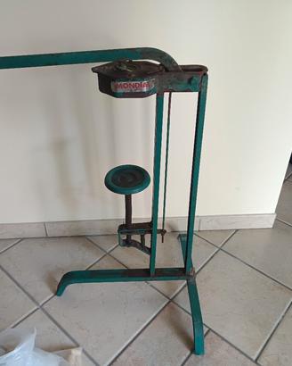 Tappatrice manuale Mondial per bottiglie vino