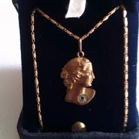 Figura di donna anni 40/50