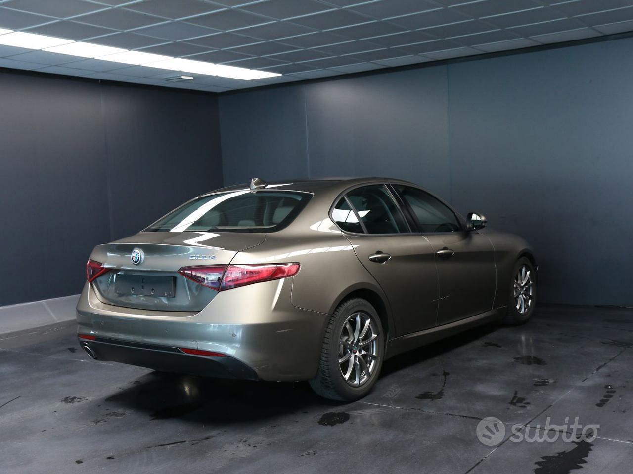 Alfa Romeo Giulia 2017 photo 2