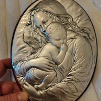 Madonna con Gesù bambino in argento e legno ovale