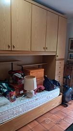 mobile a ponte e armadio