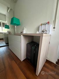 Set di comodini e cassettiera/scrivania