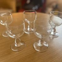 Bicchieri di vetro vintage molto antichi