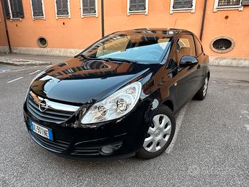 Opel Corsa 1,2 Benzina perfetta per Milano 