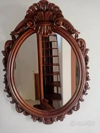 Specchio ovale in noce