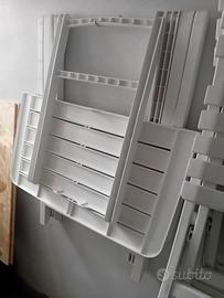 Tavolo da giardino più 2 sedie in plastica