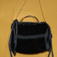 Borsa fatta a mano con frange