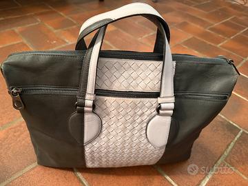Bottega Veneta borsa da lavoro a mano con tracolla