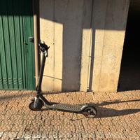 Monopattino elettrico Nilox