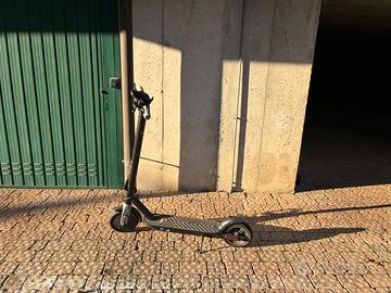 Monopattino elettrico Nilox