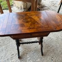 Tavolino intarsiato da salotto