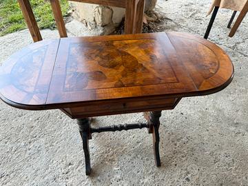 Tavolino intarsiato da salotto