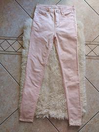 Pantalone donna rosa chiaro.