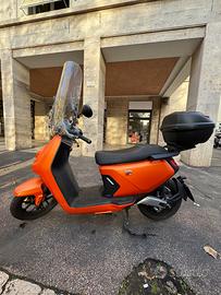 Scooter elettrico NIU MQI GT100