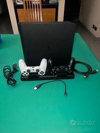 PS4 Slim da 1TB + 2 Controller orig. + Supporto
