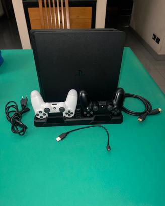 PS4 Slim da 1TB + 2 Controller orig. + Supporto