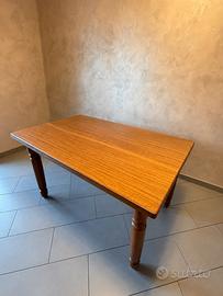 Tavolo stile classico