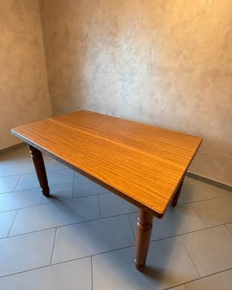 Tavolo stile classico