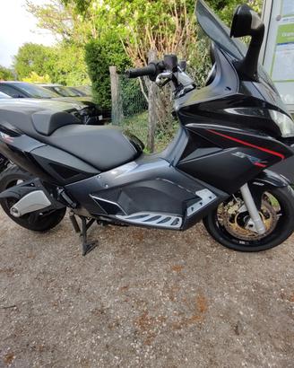Aprilia Srv 850