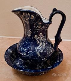 Elegante set da toilette . Nuovo