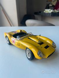 Ferrari 250 Testa Rossa 1957 Bburago 1:18