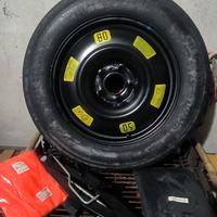 Ruotino di scorta 135 90 R16 + cric + gilet