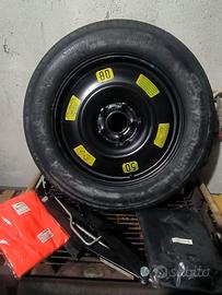 Ruotino di scorta 135 90 R16 + cric + gilet