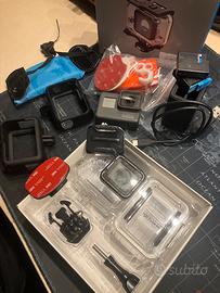 GoPro Hero 5 Black –NON funzionante– con accessori