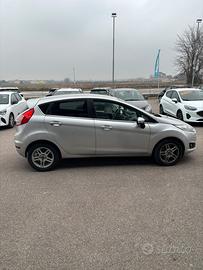 Auto Ford Fiesta