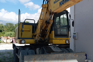 Komatsu pw 140 anno 2008 ore 8100
