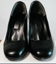Scarpe décolleté in pelle nera