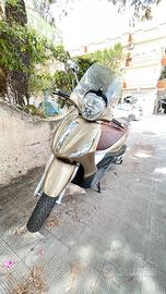 BEVERLY 300