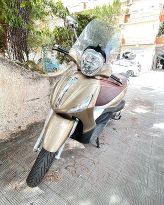 BEVERLY 300