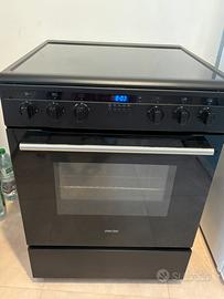 Cucina elettrica con piano ad induzione
