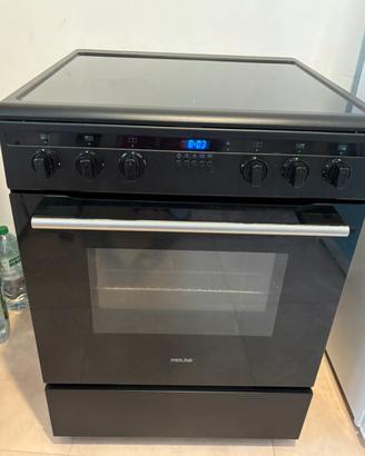 Cucina elettrica con piano ad induzione